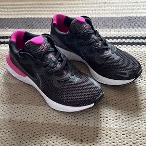 Womens Nike sneakers